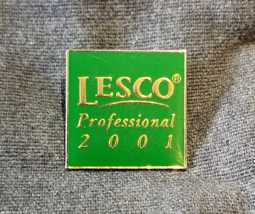 Lmh pin pinback 2001 lesco - lmh,